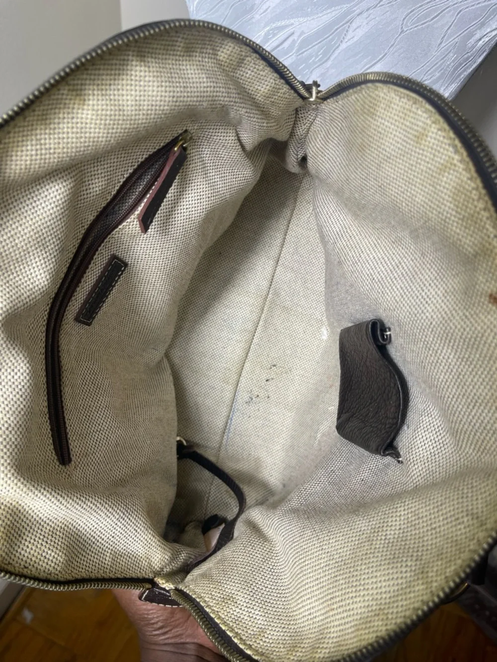 Dooney & Bourke Genuine Pebbled Leather Medium Domed Shoulder Satchel bag - Picture 10 of 10